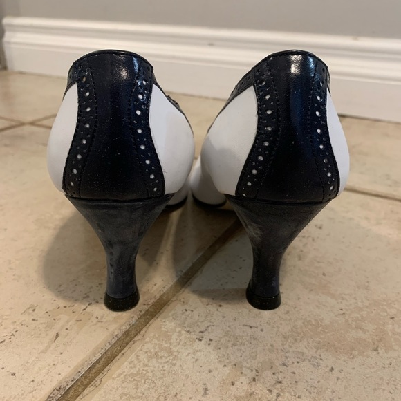 Vintage 101 PARK Black & White Cap Toe Pumps | Spectator Style Heels | Size 7.5M - Picture 6 of 10